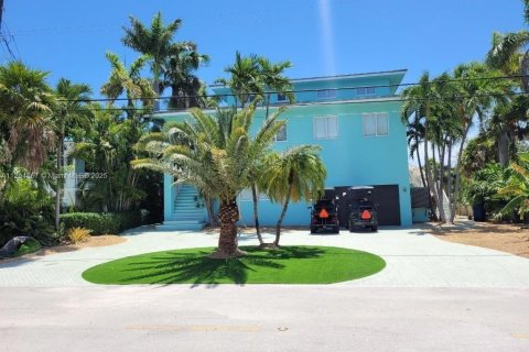 Снять в аренду виллу или дом в Марафон, Флорида 4 спальни, 418.06м2, № 2034560 - фото 3