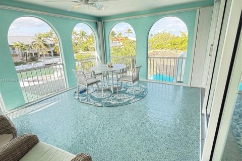 Снять в аренду виллу или дом в Марафон, Флорида 4 спальни, 418.06м2, № 2034560 - фото 21