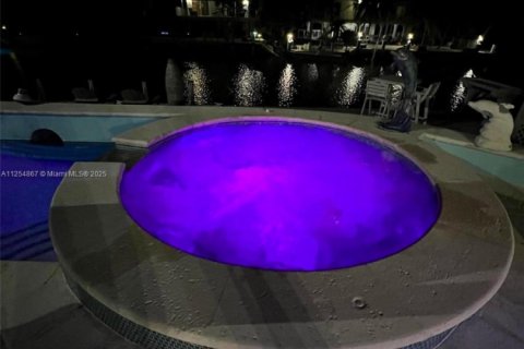 Снять в аренду виллу или дом в Марафон, Флорида 4 спальни, 418.06м2, № 2034560 - фото 28