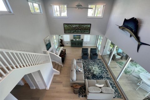 Снять в аренду виллу или дом в Марафон, Флорида 4 спальни, 418.06м2, № 2034560 - фото 5