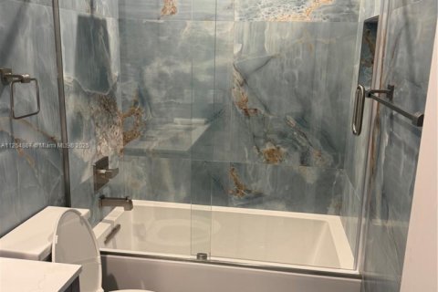 Снять в аренду виллу или дом в Марафон, Флорида 4 спальни, 418.06м2, № 2034560 - фото 16