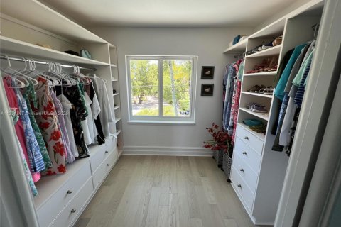 Снять в аренду виллу или дом в Марафон, Флорида 4 спальни, 418.06м2, № 2034560 - фото 13