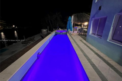 Снять в аренду виллу или дом в Марафон, Флорида 4 спальни, 418.06м2, № 2034560 - фото 27