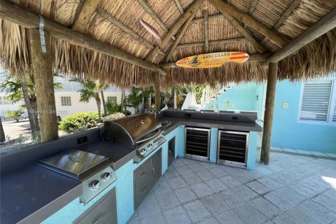 Снять в аренду виллу или дом в Марафон, Флорида 4 спальни, 418.06м2, № 2034560 - фото 30