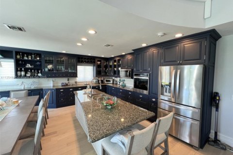 Снять в аренду виллу или дом в Марафон, Флорида 4 спальни, 418.06м2, № 2034560 - фото 7