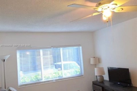 Copropriété à louer à Fort Lauderdale, Floride: 1 chambre, 52.95 m2 № 1991407 - photo 6