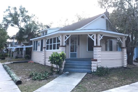Commercial property in Saint Petersburg, Florida 23 bedrooms, 6547.75 sq.m. № 2143331 - photo 2
