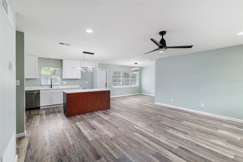 Casa en venta en Fern Park, Florida, 3 dormitorios, 138.24 m2 № 1907215 - foto 5