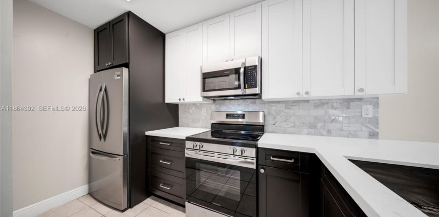 Condominio en Miami, Florida, 3 dormitorios  № 2031757