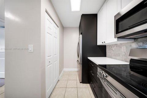 Condominio en venta en Miami, Florida, 3 dormitorios, 108.23 m2 № 2031757 - foto 3