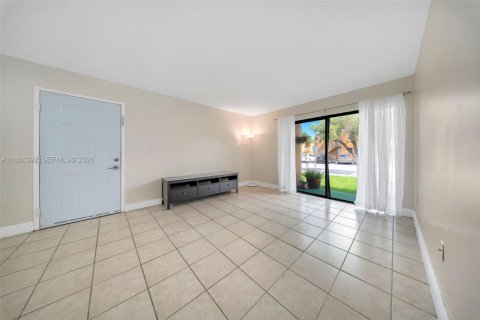 Condominio en venta en Miami, Florida, 3 dormitorios, 108.23 m2 № 2031757 - foto 9