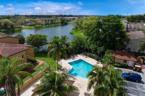 Condominio en venta en Miami, Florida, 3 dormitorios, 108.23 m2 № 2031757 - foto 27