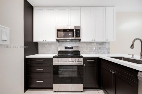 Condominio en venta en Miami, Florida, 3 dormitorios, 108.23 m2 № 2031757 - foto 2