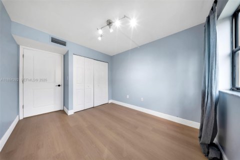 Condominio en venta en Miami, Florida, 3 dormitorios, 108.23 m2 № 2031757 - foto 22