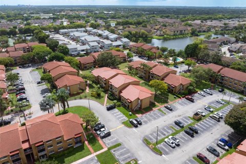 Condominio en venta en Miami, Florida, 3 dormitorios, 108.23 m2 № 2031757 - foto 30