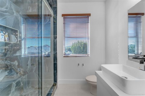 Купить виллу или дом в Хомстед, Флорида 4 спальни, 219.25м2, № 2030262 - фото 19