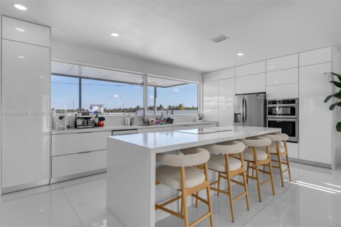 Купить виллу или дом в Хомстед, Флорида 4 спальни, 219.25м2, № 2030262 - фото 13