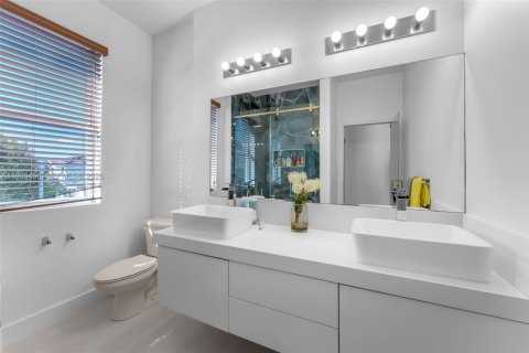 Купить виллу или дом в Хомстед, Флорида 4 спальни, 219.25м2, № 2030262 - фото 18