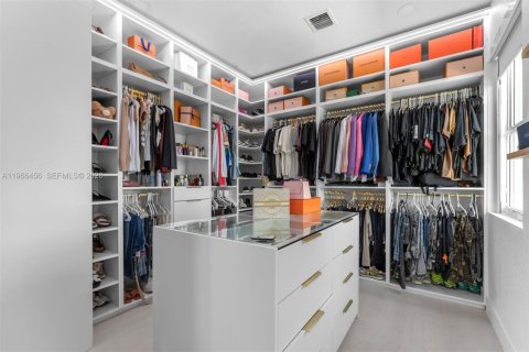 Купить виллу или дом в Хомстед, Флорида 4 спальни, 219.25м2, № 2030262 - фото 24