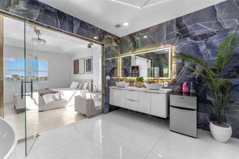 Купить виллу или дом в Хомстед, Флорида 4 спальни, 219.25м2, № 2030262 - фото 26