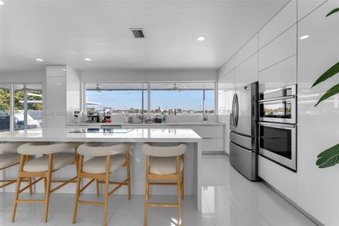 Купить виллу или дом в Хомстед, Флорида 4 спальни, 219.25м2, № 2030262 - фото 7