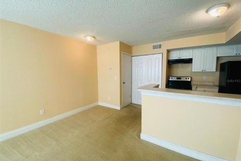 Condo in Orlando, Florida, 1 bedroom № 2101516 - photo 6