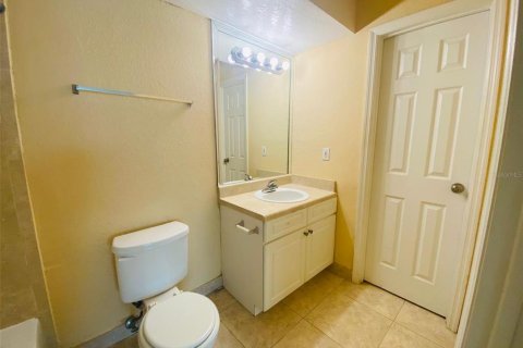 Condo in Orlando, Florida, 1 bedroom № 2101516 - photo 14