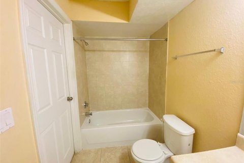 Condo in Orlando, Florida, 1 bedroom № 2101516 - photo 17