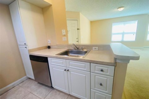 Condo in Orlando, Florida, 1 bedroom № 2101516 - photo 9