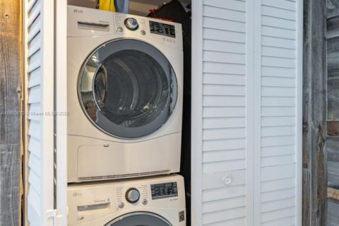 Снять в аренду кондоминиум в Майами-Бич, Флорида 1 спальня, 89.19м2, № 1855196 - фото 11