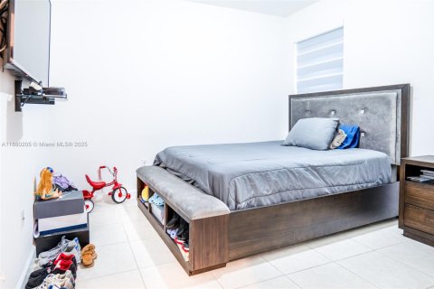 House in Homestead, Florida 4 bedrooms, 227.7 sq.m. № 2013599 - photo 7