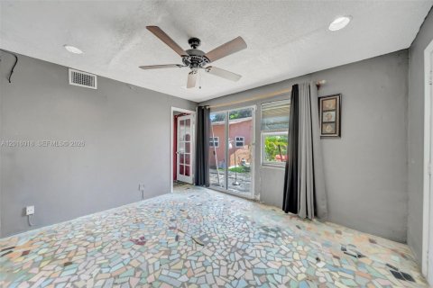 House in Miami Gardens, Florida 4 bedrooms, 136.38 sq.m. № 2087979 - photo 17