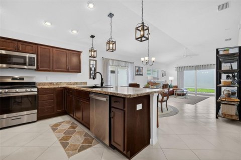 Casa en venta en The Villages, Florida, 2 dormitorios, 120.68 m2 № 2209412 - foto 6