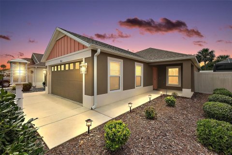 House in The Villages, Florida 2 bedrooms, 120.68 sq.m. № 2209412