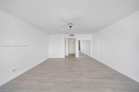 Copropriété à louer à Coral Gables, Floride: 41.81 m2 № 1977374 - photo 13