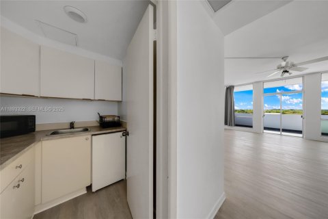 Copropriété à louer à Coral Gables, Floride: 41.81 m2 № 1977374 - photo 15