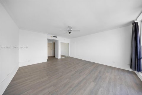 Copropriété à louer à Coral Gables, Floride: 41.81 m2 № 1977374 - photo 9