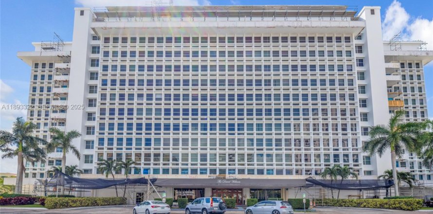 Studio à Condo à Coral Gables, Floride  № 1977374