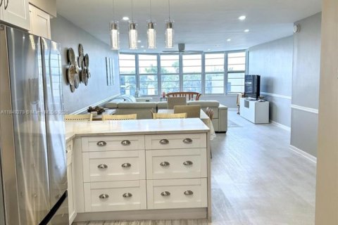 Copropriété à louer à Fort Lauderdale, Floride: 2 chambres, 134.71 m2 № 1960971 - photo 5