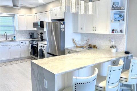 Copropriété à louer à Fort Lauderdale, Floride: 2 chambres, 134.71 m2 № 1960971 - photo 2