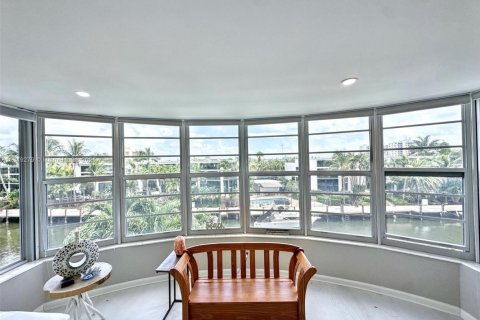 Copropriété à louer à Fort Lauderdale, Floride: 2 chambres, 134.71 m2 № 1960971 - photo 1