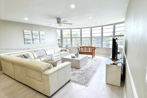 Copropriété à louer à Fort Lauderdale, Floride: 2 chambres, 134.71 m2 № 1960971 - photo 8