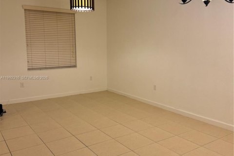 Adosado en alquiler en Hialeah, Florida, 3 dormitorios, 143.53 m2 № 2053336 - foto 18
