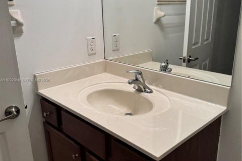 Adosado en alquiler en Hialeah, Florida, 3 dormitorios, 143.53 m2 № 2053336 - foto 23
