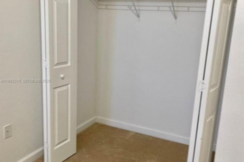 Adosado en alquiler en Hialeah, Florida, 3 dormitorios, 143.53 m2 № 2053336 - foto 29