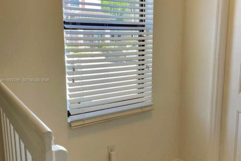 Adosado en alquiler en Hialeah, Florida, 3 dormitorios, 143.53 m2 № 2053336 - foto 26