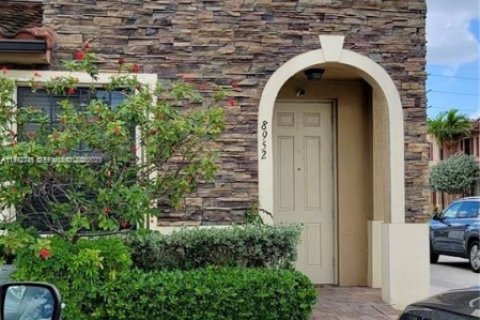 Adosado en alquiler en Hialeah, Florida, 3 dormitorios, 143.53 m2 № 2053336 - foto 5