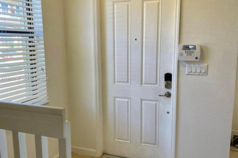 Adosado en alquiler en Hialeah, Florida, 3 dormitorios, 143.53 m2 № 2053336 - foto 25