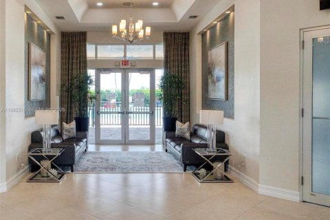 Adosado en alquiler en Hialeah, Florida, 3 dormitorios, 143.53 m2 № 2053336 - foto 4