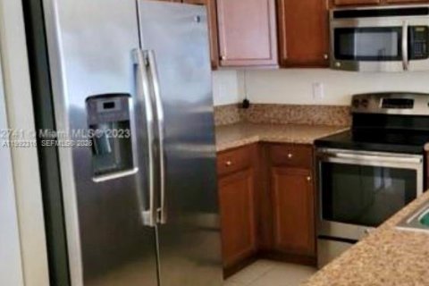 Adosado en alquiler en Hialeah, Florida, 3 dormitorios, 143.53 m2 № 2053336 - foto 7